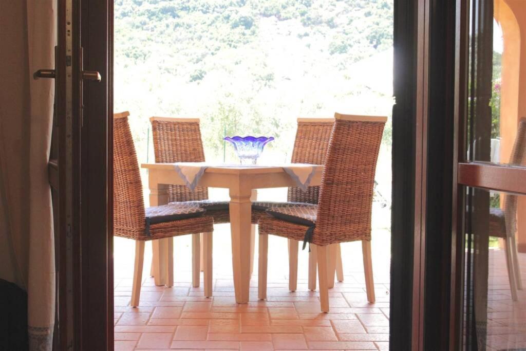 Villa Paola San Teodoro Con Piscina Privata Lu Lioni Exterior foto