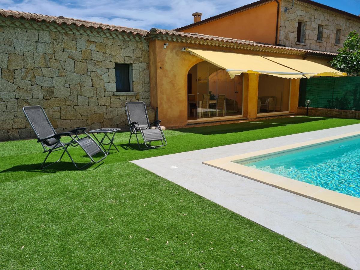 Villa Paola San Teodoro Con Piscina Privata Lu Lioni Exterior foto