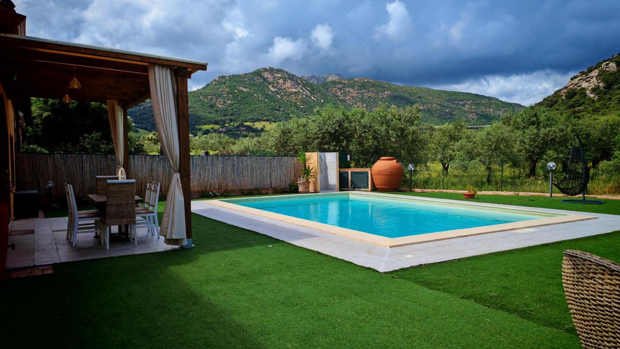 Villa Paola San Teodoro Con Piscina Privata Lu Lioni Exterior foto